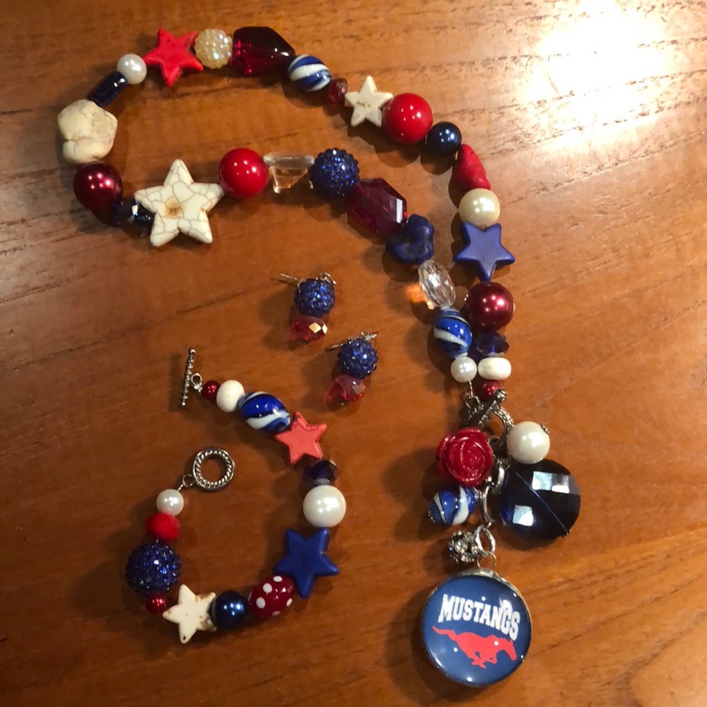 Mustangs Fan Game Day Jewelry Set